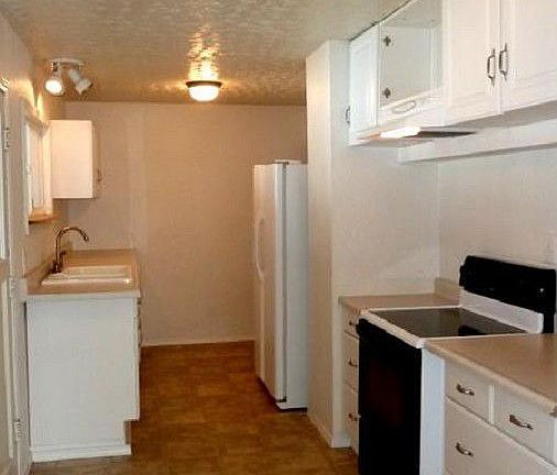 3rd image of 13324 E Cataldo Ave