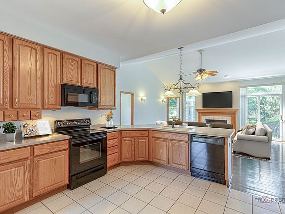 4th image of 306 Greenview Ln