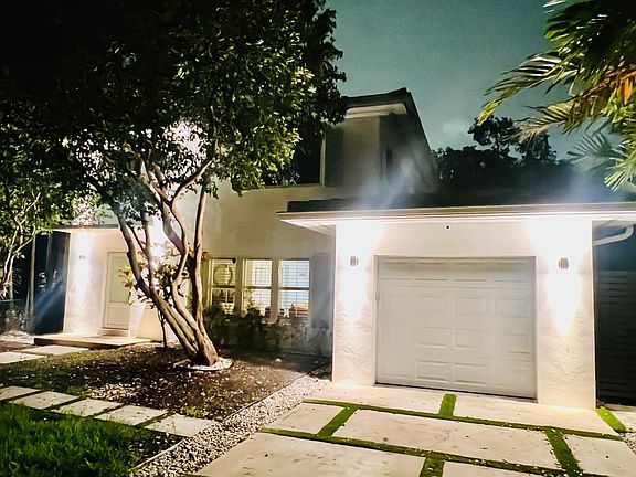 4th image of 417 Aledo Ave