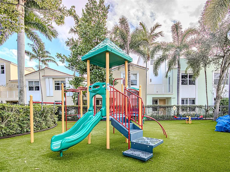 1430 NW 48th Dr — Photo 15