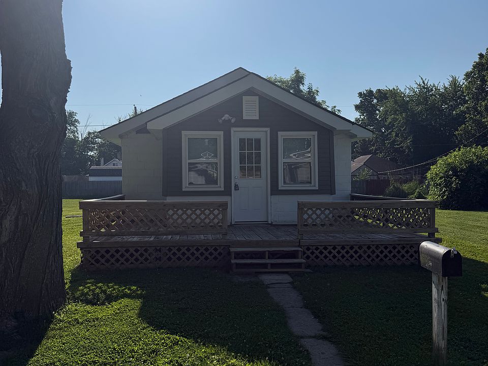 1st image of 3015 S Collier St
