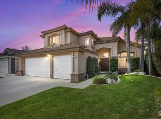 911 Crown Pointe Dr, Bakersfield, CA 93312