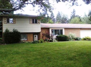 10871 Boyd Dr, Clarence, NY 14031