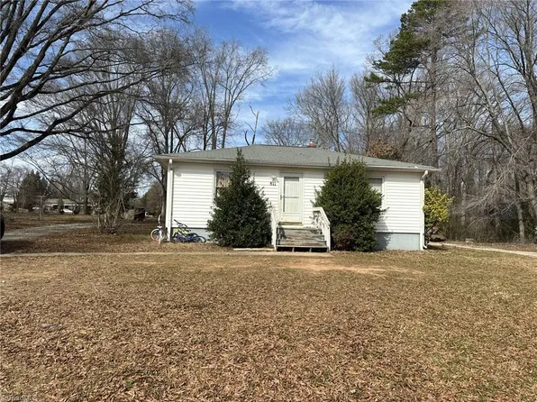 809 Birch Ln, Kernersville, NC 27284