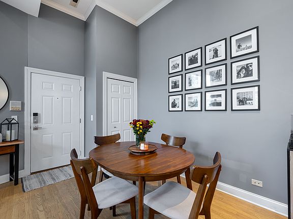 4th image of 4662 N Winthrop Ave APT 3N