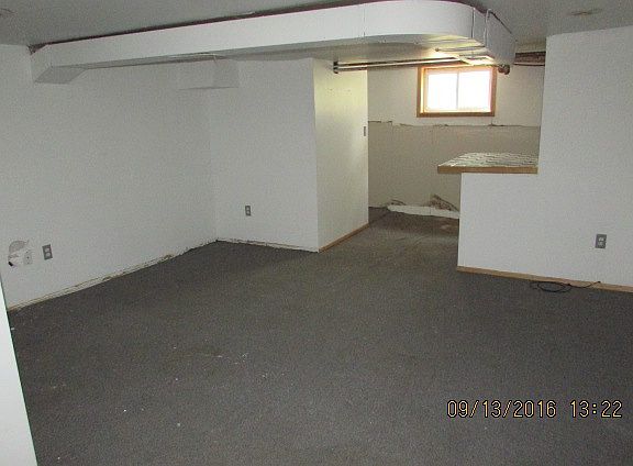 2nd image of 305 W Jenny St