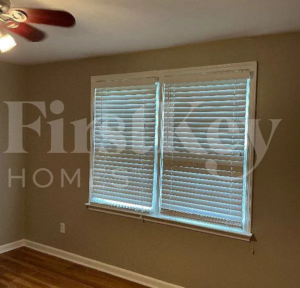 5482 Timmons Ave — Photo 9