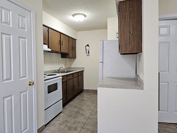 2nd image of 521 Lake Ave APT 23