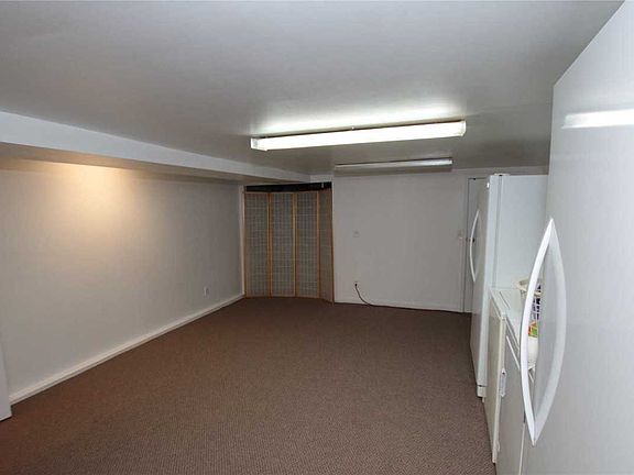 5th image of 14758 Hoover Ave