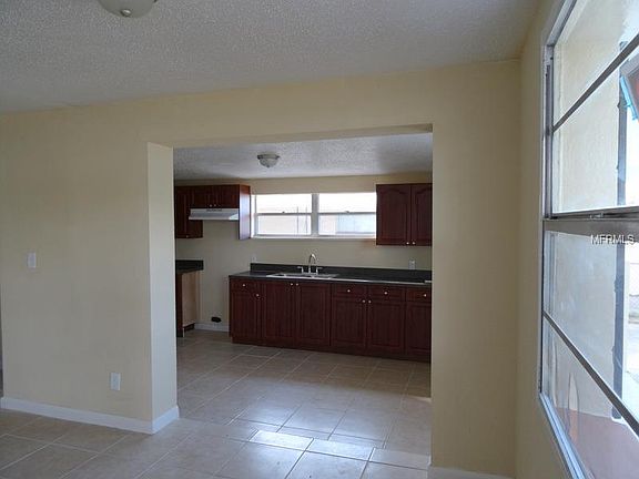3rd image of 6020 W Hanna Ave