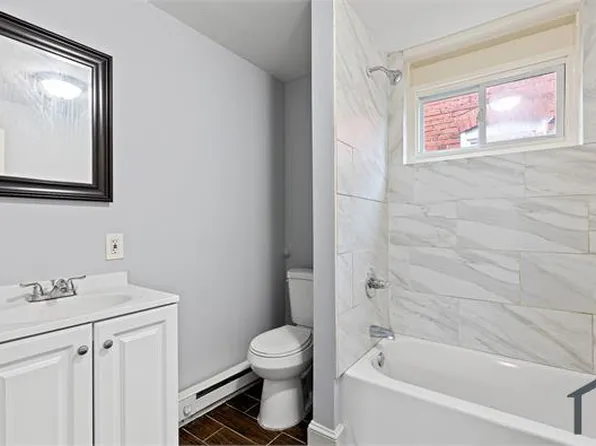 2301 N Washington St APT 8, Wilmington, DE 19802