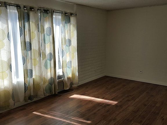 5th image of 361 E Washington Ave #12
