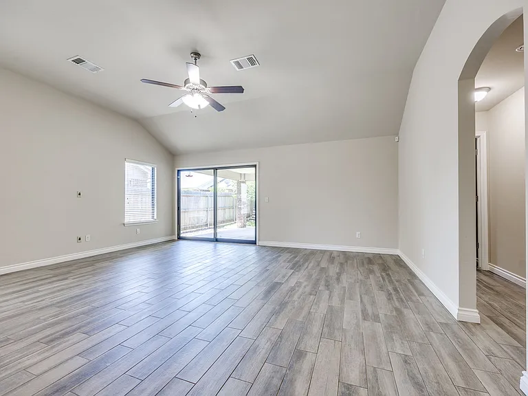 18609 Cola Dr — Photo 3