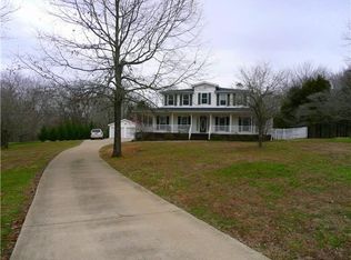 441 Beechwood Cir, Burns, TN 37029