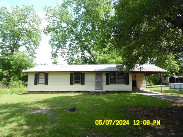 44 Cemetery St, Chauncey, GA 31011