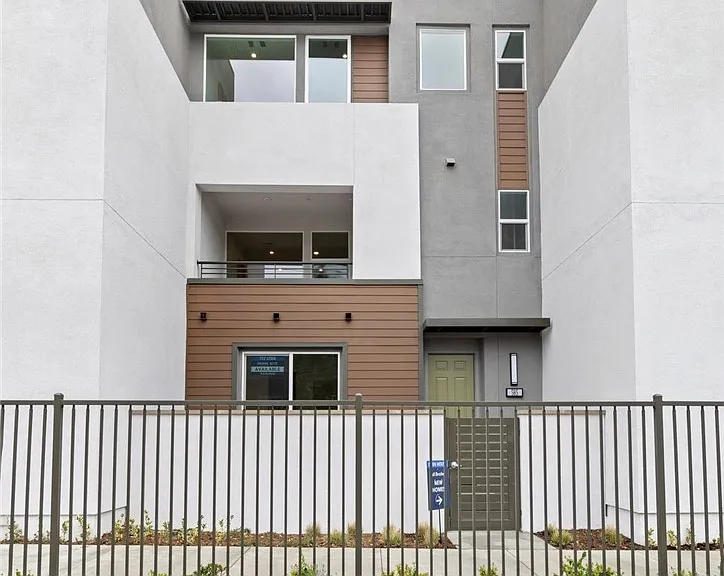 585 S Lyon St — Photo 21