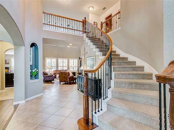 3rd image of 1236 Belle Meade Way