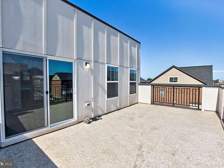 404 Sagan Pl — Photo 26