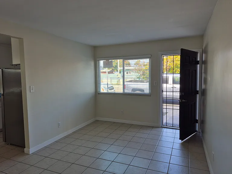 292 Elkwood Ave — Photo 8