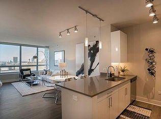 657 S Wells St #1402, Chicago, IL 60607