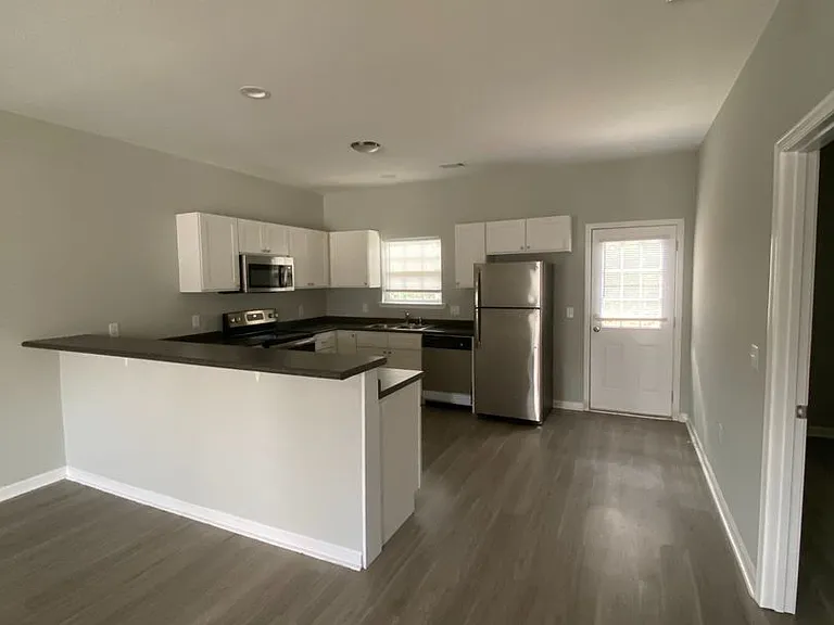 130 Bonielane Dr — Photo 2