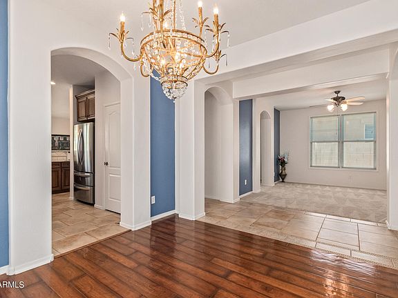 5th image of 29250 W CLARENDON Avenue