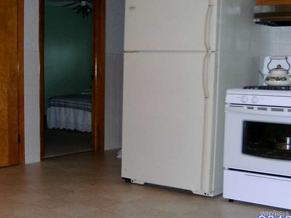 2nd image of 2633 William St