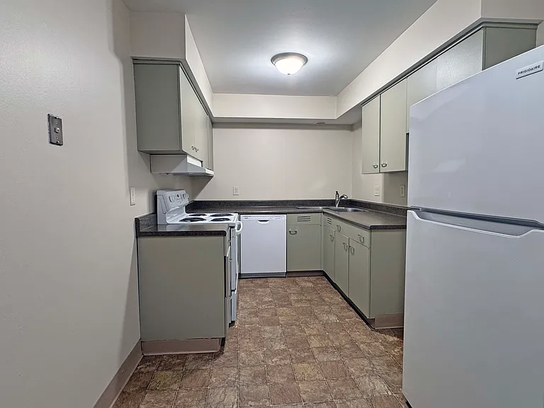 4903 California St #6 — Photo 4
