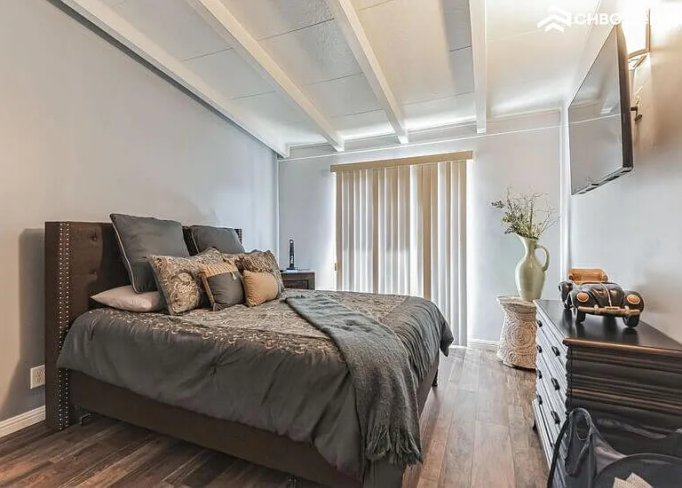 2912 W Century Blvd — Photo 17