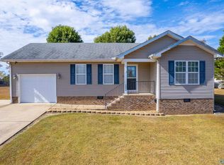 122 Pineview Dr, Rainsville, AL 35986