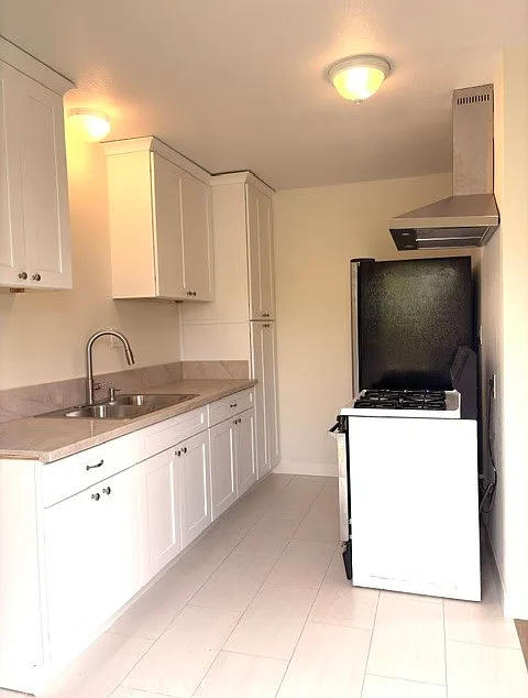 2 bed, 1.0 bath, 900 sqft, $2,990 — Photo 4