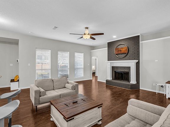 2nd image of 308 Glen Ridge Dr