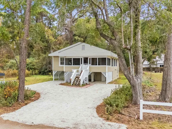 137 Whipporwill Dr, Pawleys Island, SC 29585