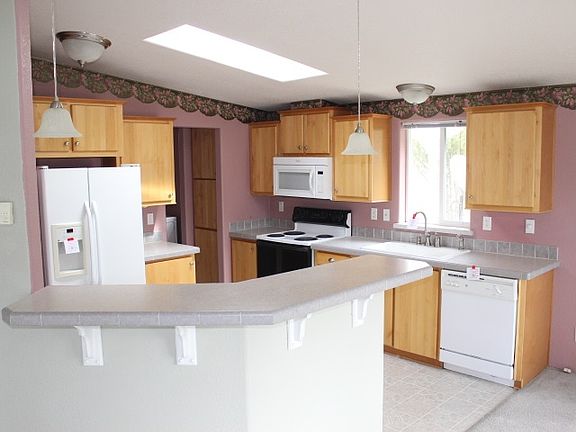 5th image of 42030 Fawn Ln N