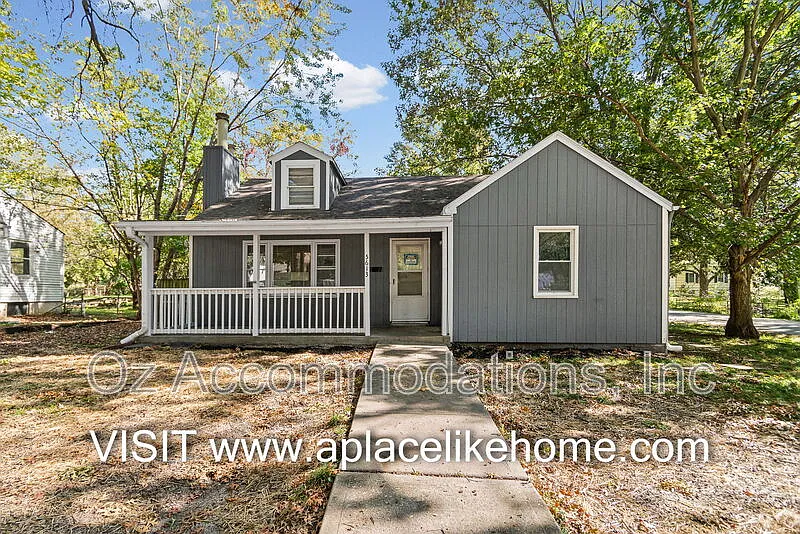 4 bed, 1.5 bath, 1692 sqft, $1,395 — Photo 2
