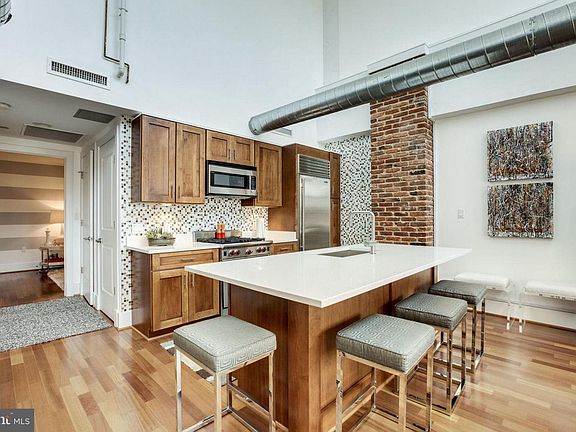 4th image of 1600 Clarendon Blvd #W413