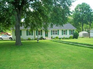 206 East St, Batesville, MS 38606