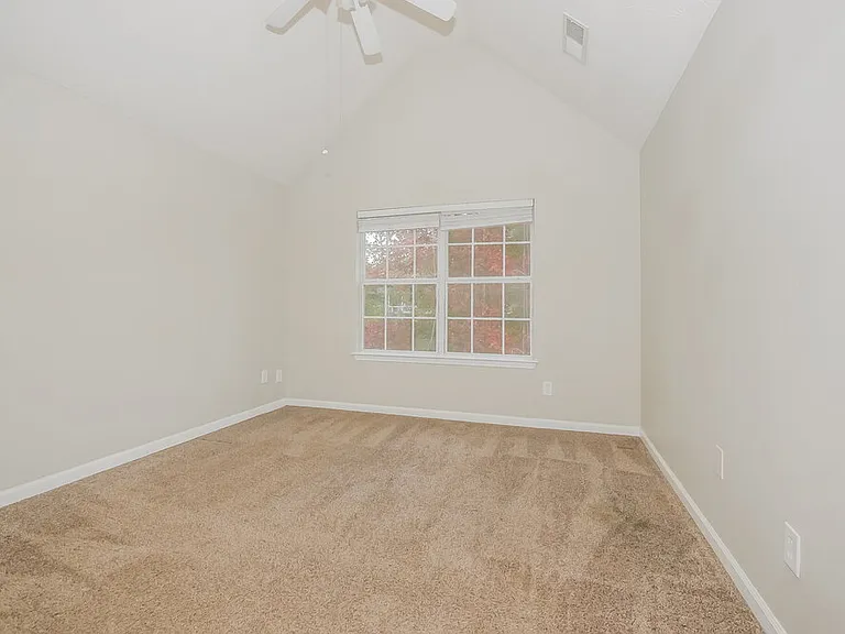 112 Garrison Ln — Photo 15