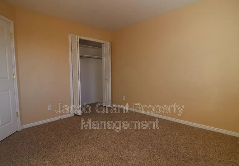 980 Eve Dr #1 — Photo 12