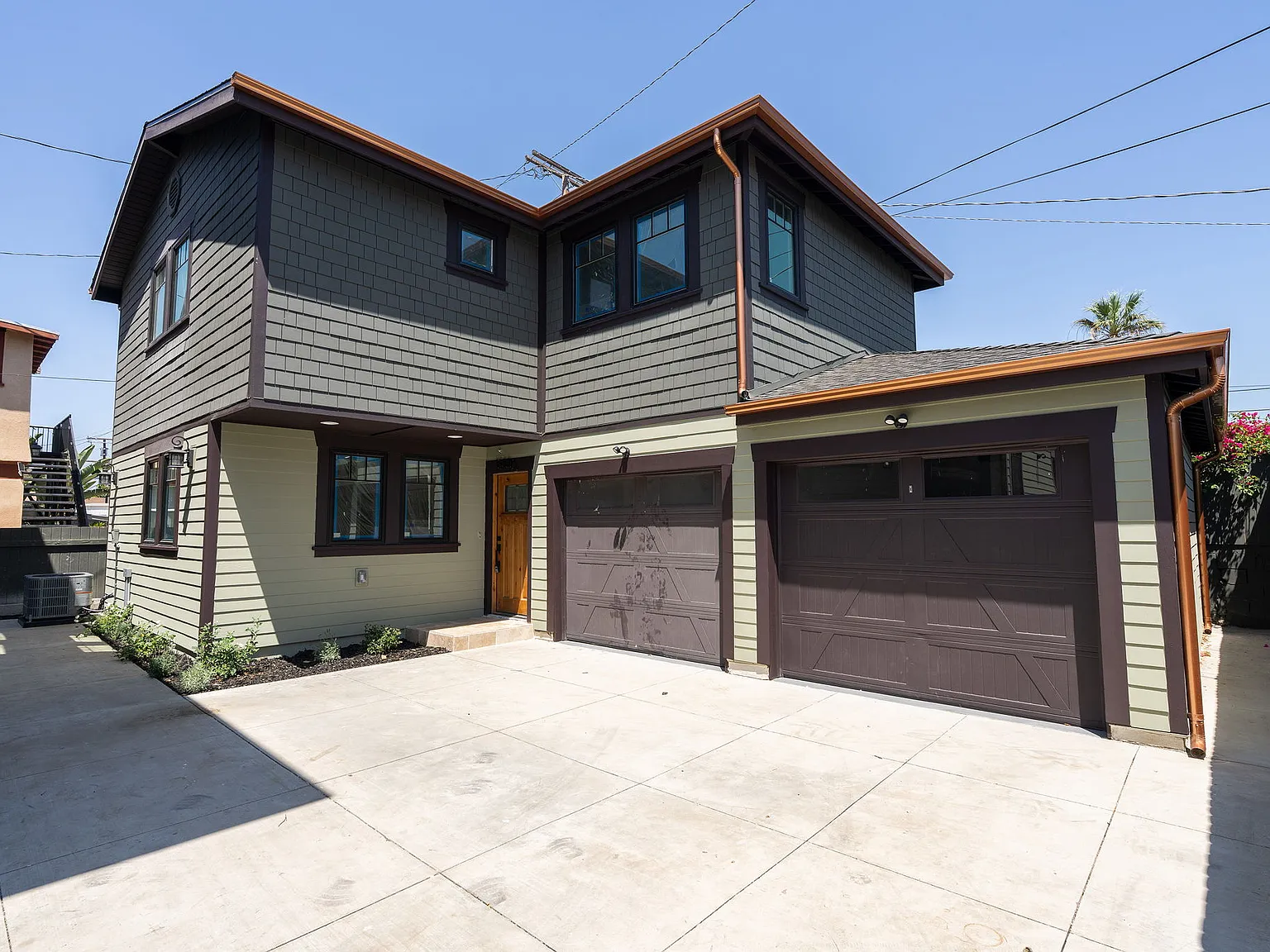 3 bed, 3.5 bath, $3,200 — Photo 1