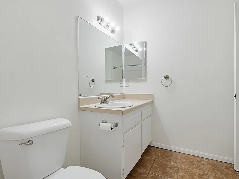 512 Sandalwood Pl — Photo 22
