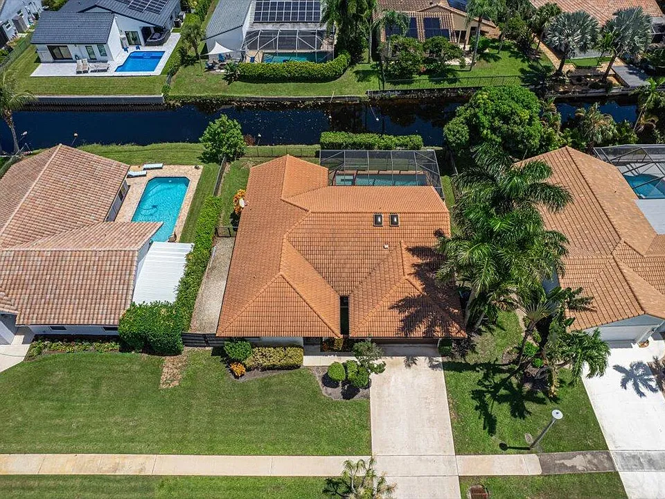 7000 NW 4th Ave