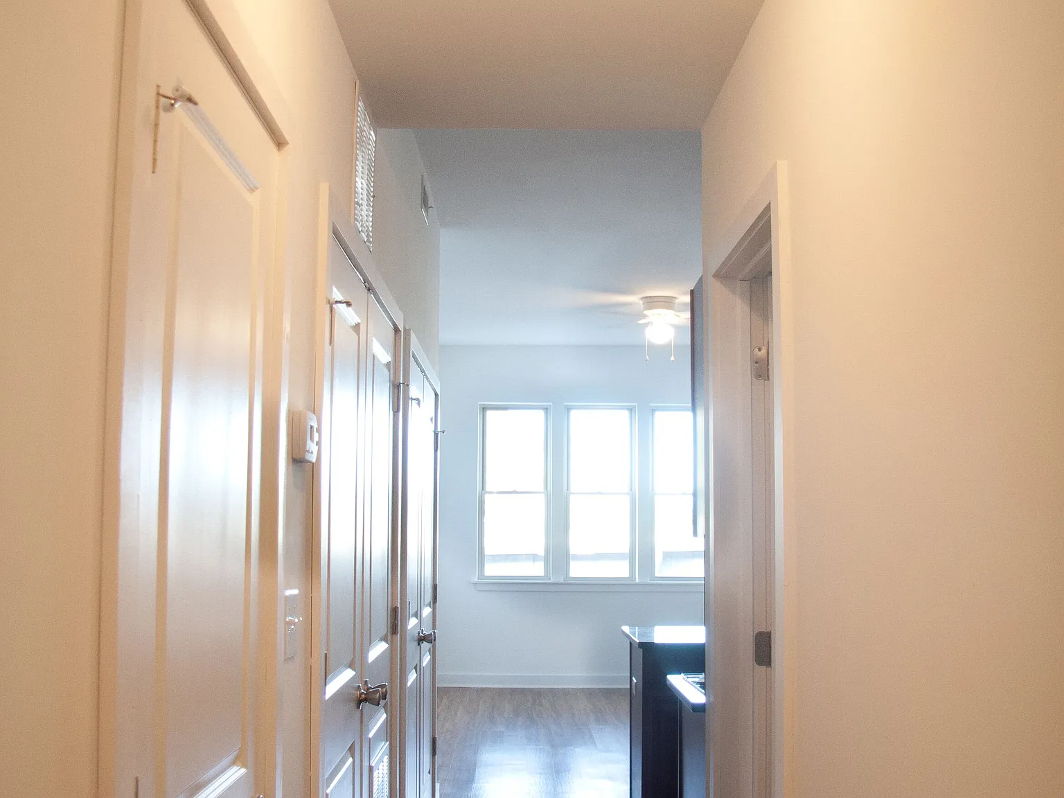 1 bed, 833 sqft, $1,499 — Photo 3