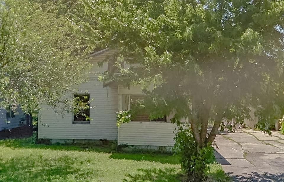 1st image of 712 N Elm St