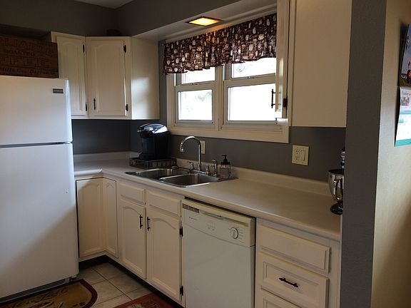 5th image of 2 Clark Cir