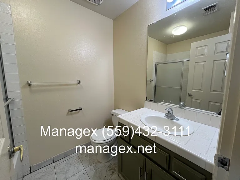 5584 W Chennault Ave — Photo 10