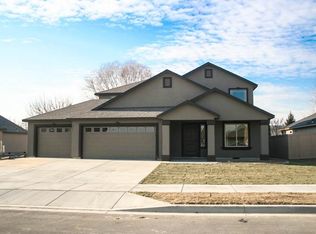 1324 Platinum Pl, West Richland, WA 99353