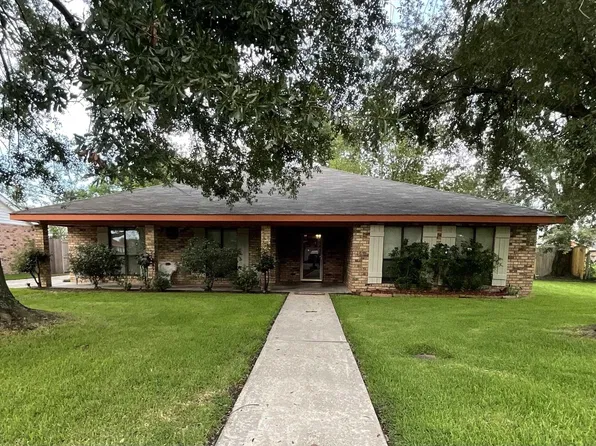 135 Crescent Place Dr, Donaldsonville, LA 70346