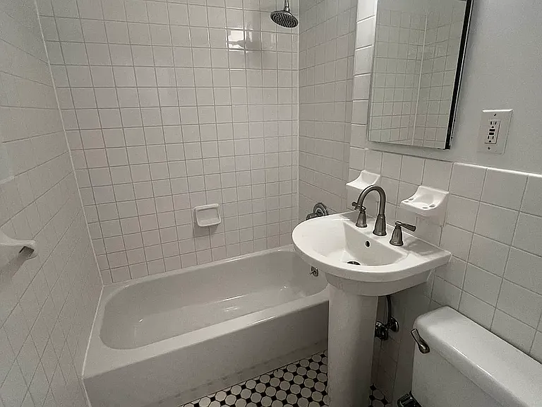 370 E 69th St #4F — Photo 5