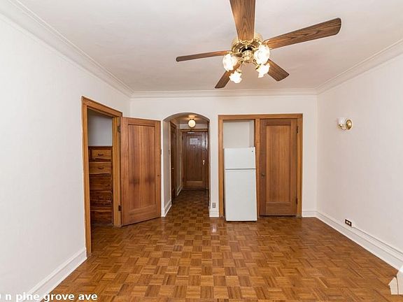 4th image of 2740 N Pine Grove Ave #927